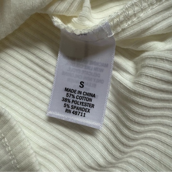 NWT OPHELIA ROSE WHITE PUFF SHOULDER SHORT SLEEVE RIBBED TOP SIZE SMALL - Picture 6 of 6